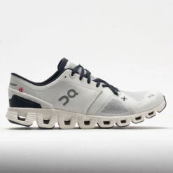 On Running 22 On Running On Cloud X 3 Women's White/Black